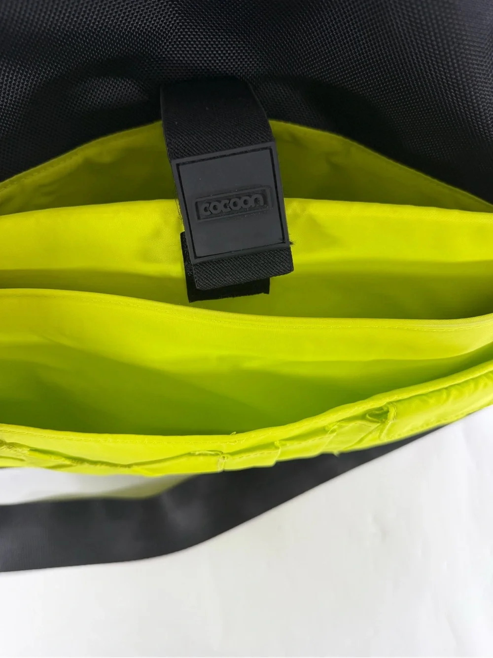 Cocoon Black Messenger Bag Laptop Crossbody Briefcase Travel Work Adjustable